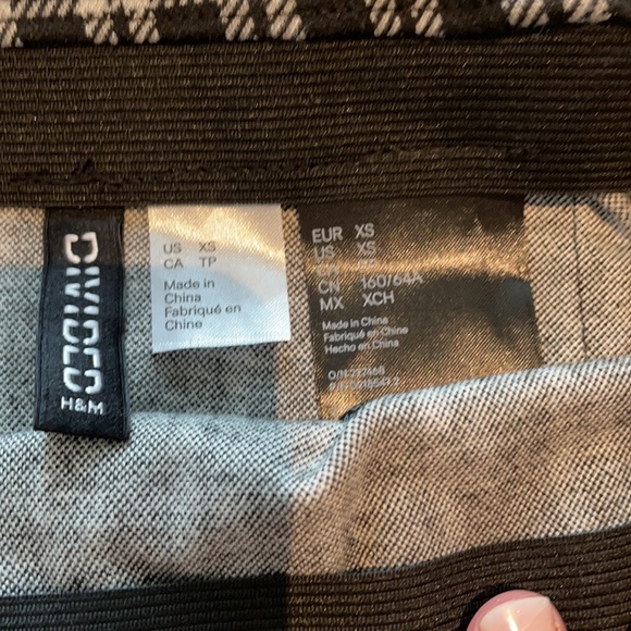 NWoT H&M Divided Mini Skirt XS - Picture 2 of 5